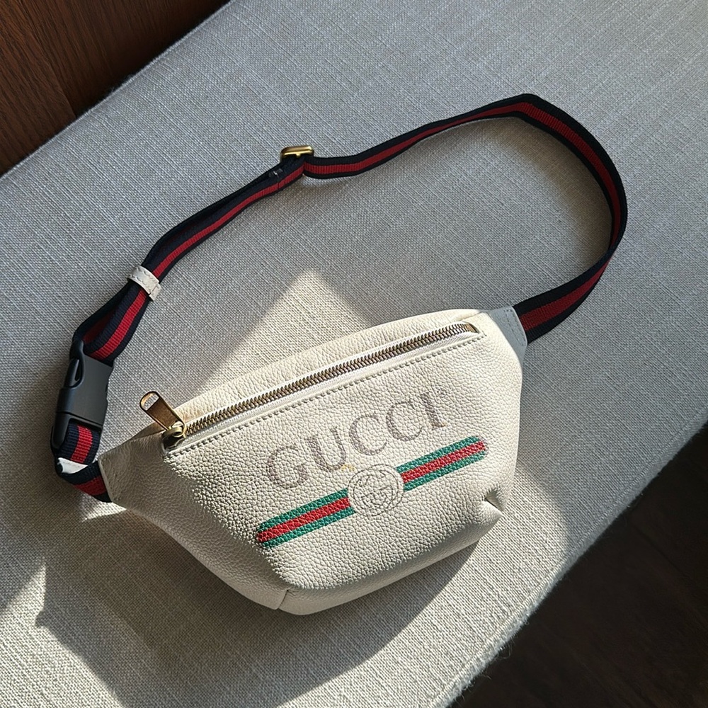 💯 Authentic Gucci Fanny Pack Small Size in EUC